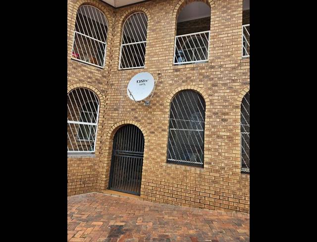 14 BEDROOM APARTMENT FOR SALE IN LAUDIUM